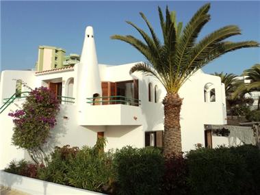 - Villa for sale in Torviscas (Canary Islands)