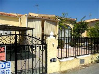 Villa for sale in La Marina (Valencia)