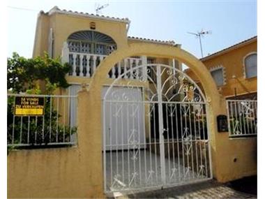 Villa for sale in La Marina (Valencia)