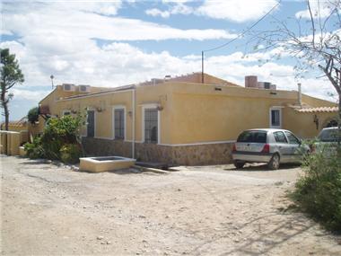 Villa for sale in Albatera (Valencia)