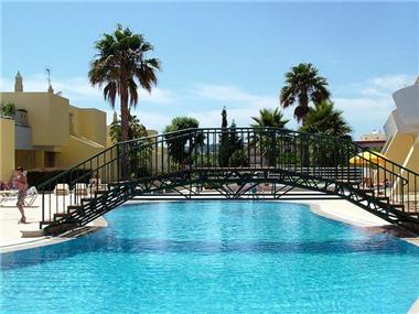 Apartment       for sale in Meia Praia (Faro)