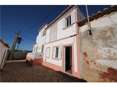 Villa / Townhouse for sale in Figueira (Faro)