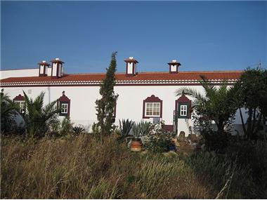 Villa / Townhouse for sale in Aljezur (Faro)