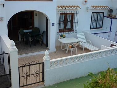 Apartment       for sale in Los Balcones (Valencia)