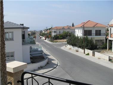 Apartments for sale in Oroklini