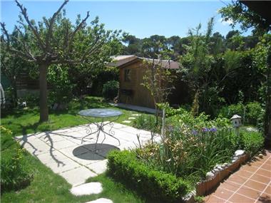 Villa for sale in Cucuron