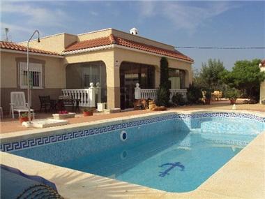 Villa / Detached for sale in Santomera