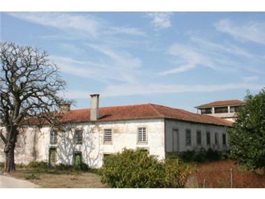 Rural House With Land for sale in Oliveira do Hospital