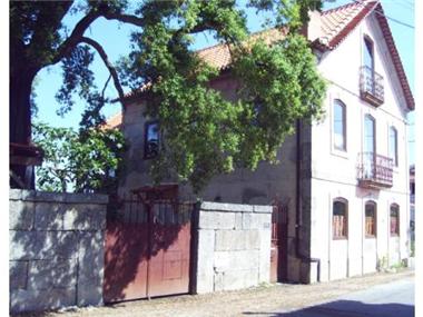Villa for sale in Oliveira do Hospital