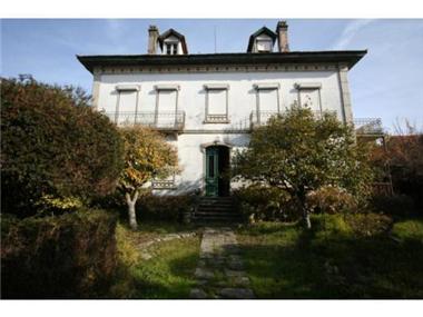 Villa for sale in Seia
