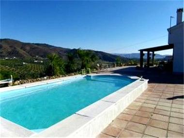 Finca for sale in Casarabonela