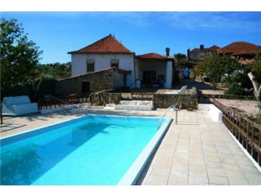 Villa for sale in Penela