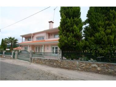 Villa for sale in Gois