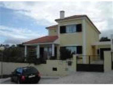 Villa for sale in Sesimbra