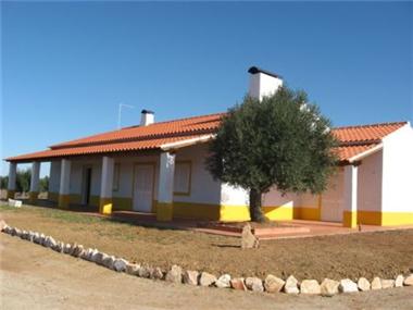 Villa for sale in Aviz