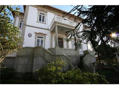 Villa for sale in Oliveira do Hospital
