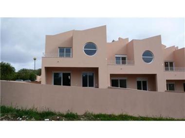 Villa / Townhouse for sale in Obidos