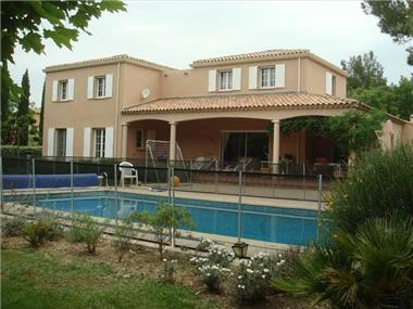 Villa for sale in Venelles