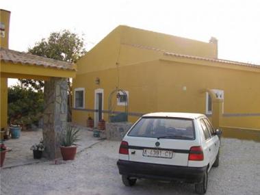 Country Home for sale in Redovan