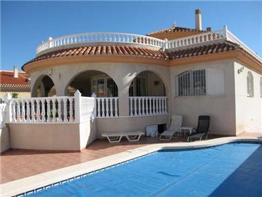 Villa for sale in Los Urrutias