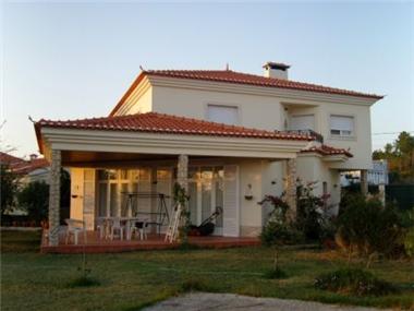 Villa for sale in Foz do Arelho