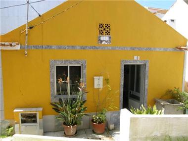 Villa / Townhouse for sale in Foz do Arelho