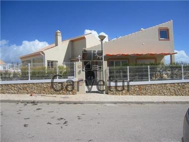 Villa / Townhouse for sale in Albufeira