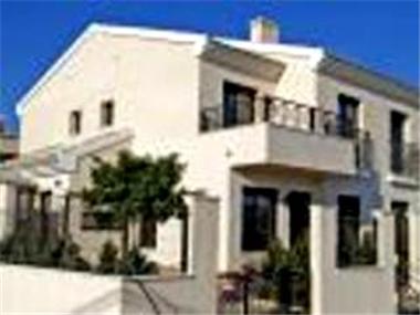 Town House for sale in San Cayetano