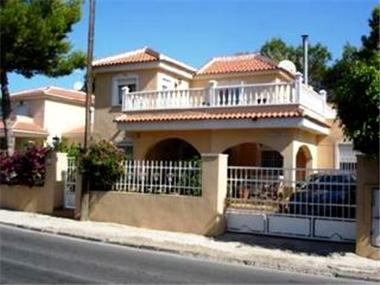 Villa for sale in Pinar de Campoverde