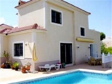 Villa for sale in Pinar de Campoverde
