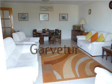 Apartment       for sale in Portimao
