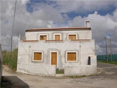 Villa / Townhouse for sale in Sao Bartolomeu