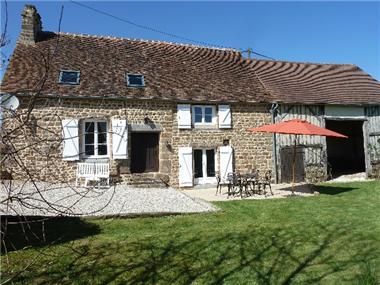 Cottage for sale in Saint-Bomer-les-Forges