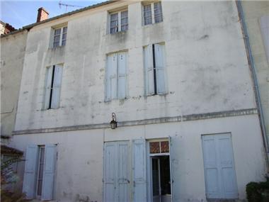 House for sale in Montguyon