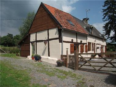 Cottage for sale in Isigny-le-Buat