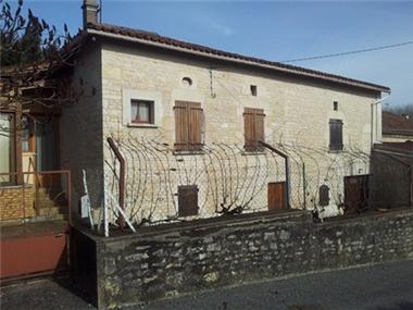House for sale in Ruffec
