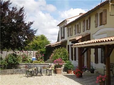 House for sale in Louzignac