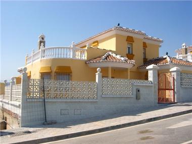 Villa for sale in Torre del Mar