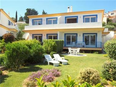 Villa for sale in Santa Barbara de Nexe
