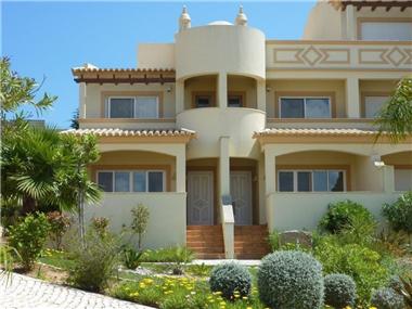 Townhouse for sale in Carvoeiro (Faro)