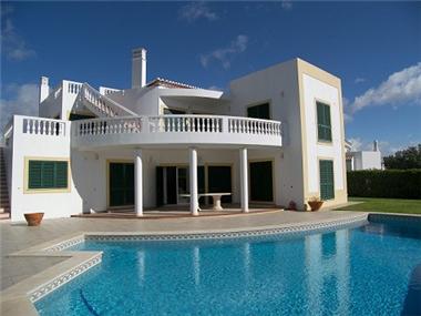 Villa for sale in Carvoeiro (Faro)