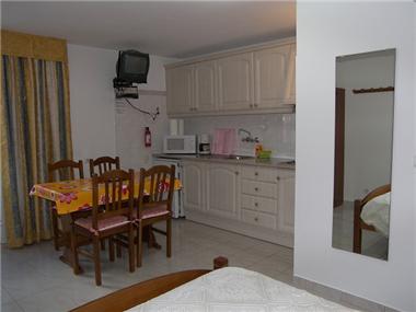 Villa for sale in Porto de Lagos (Faro)