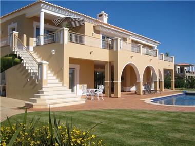 Villa for sale in Luz (Faro)