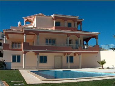 Villa for sale in Alvor (Faro)