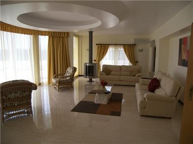 Villa for sale in Carvoeiro (Faro)
