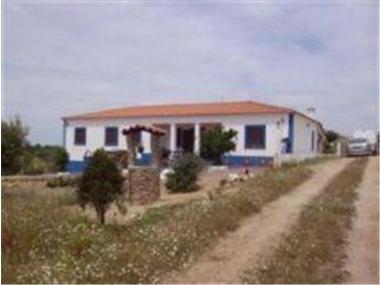 House/Villa for sale in Viana do Alentejo (Evora)