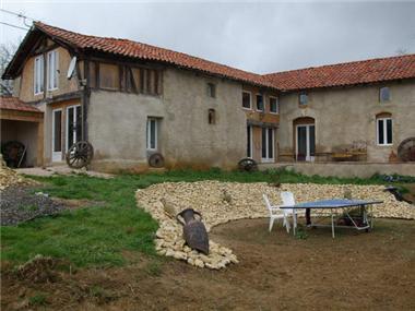 House/Villa for sale in Troncens (Midi-Pyrenees)