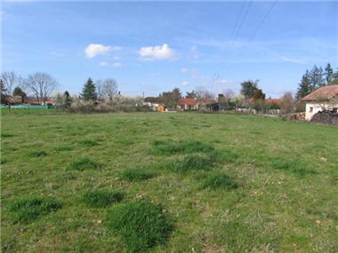 Land/Ruins for sale in Vic-en-Bigorre (Midi-Pyrenees)