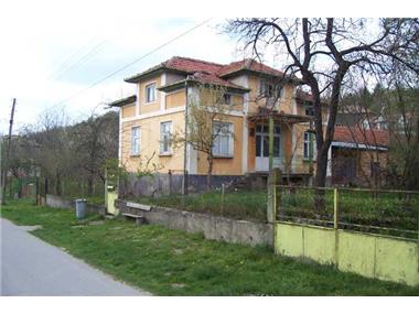 House for sale in Troyan (Lovech)