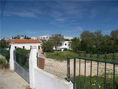 Plot for sale in Alvor (Faro)